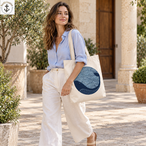 Bolsa de Lona Color Marfil Inspirada en el Océano con Estampado de Ballena Azul Marino |   Bolsa de Compras Diaria con Asas Largas para Uso Cotidiano - Product Image 3