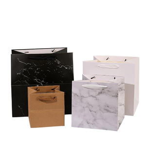 Bolsas de Regalo de Papel Kraft Cuadradas Personalizadas para Ramos de Flores con Cinta - Product Image 1