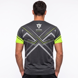 Camiseta cómoda para hombre, hecha con materiales de primera calidad que proporcionan una sensación ligera y comodidad duradera en todas las temporadas, estilo casual. - Product Image 2