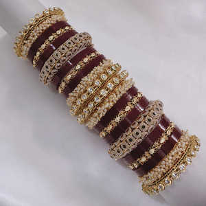 Juego de brazaletes acrílicos chapados en oro con piedra de pota y Perla Brazaletes y pulseras elegantes - Product Image 1
