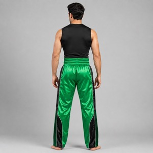 Pantalon de kick-boxing athlétique conçu avec un tissu respirant, offrant une mobilité flexible et un confort durable au quotidien. - Product Image 2