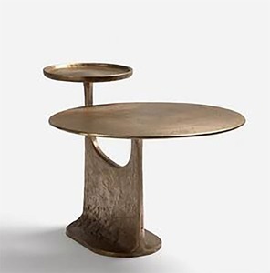 Support à boissons sculptural en métal sur mesure, table ronde en fer, base en métal doré, table d'appoint écologique pour salon - Product Image 3