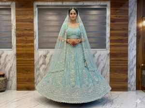 Elegante Lehenga Choli de red suave de primera calidad con elaborado trabajo de pedrería Zarkan, ropa de boda india y pakistaní, con cancan y canvas patta. - Product Image 4