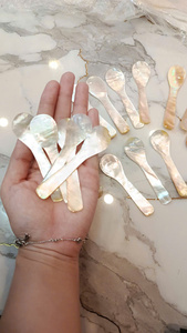 ช้อนขนมหวานและช้อนเสิร์ฟทำมือสุดหรูจากเปลือกหอยมุกธรรมชาติ ปลอดภัยสำหรับเครื่องล้างจาน ใช้ได้ทุกวัน เหมาะสำหรับเป็นของขวัญ ขนาดและดีไซน์สั่งทำได้ - Product Image 2