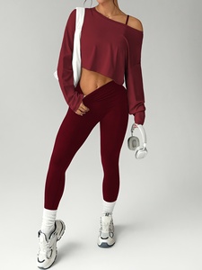 Ensemble de yoga et fitness élégant Atlaset trois pièces pour femme – Tenue de sport sans couture avec leggings taille haute, brassière et veste – Marque personnalisable - Product Image 3
