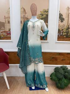 Salwar Kameez de algodón para mujer con dupatta bordada en diseño ombré blanco y morado para uso casual. - Product Image 2