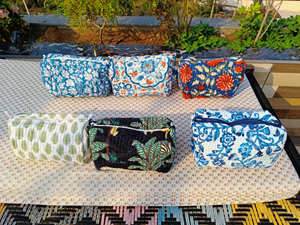 Fashionable Wholesale Quilted Pouch Handmade Toiletry <b>Case</b> Large Zippered <b>Cosmetic</b> Makeup Storage Multi Purpose Makeup Bag - Product Image 3