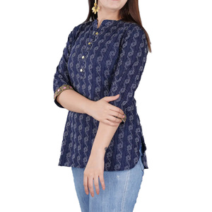 เสื้อผู้หญิงสไตล์ซอฟท์ ดีไซน์ลำลอง ใส่สบาย เหมาะสำหรับใส่ในชีวิตประจำวัน ช้อปปิ้ง เดินทาง และกิจกรรมวันหยุดสุดสัปดาห์ - Product Image 1