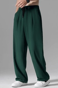Pantalon de survêtement pour homme, vert foncé, taille élastique, plissé, décontracté, en polyester mi-lourd, séchage rapide, couleur unie, style automne - Product Image 3