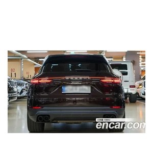Porsche Cayenne 3.0 2024 avec boîte automatique, conduite à gauche, sièges en cuir, caméra de recul, seulement 71 700 km parcourus - Product Image 4