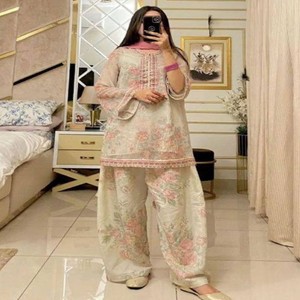 VASTRA COTTAGE Conjunto de Kurti Farshi Palazo para Mujer de Chifón Georgette Puro con Estampado Digital, Bordado y Lentejuelas, con Dupatta de Red - Product Image 4