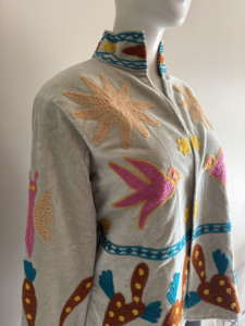 Manteau pour femme en coton à col mandarin brodé à la main, motif floral, manches longues, respirant, toile vintage, velours chic, Jaipur Originals - Product Image 2