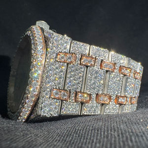 Montre Homme de Luxe Carrée Personnalisée en Acier Inoxydable à Quartz avec Cadran Diamanté, Étanche, Design Givré – Nouvelle Collection - Product Image 1