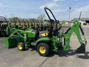 Tracteur John Deere 1025R neuf avec chargeur arrière et chargeur frontal - Product Image 5