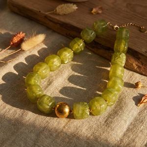 สร้อยคอไข่มุกทรงกลมทำมือจากเรซิ่น ดีไซน์หลากสี โดย Universal Overseas ในอินเดีย - Product Image 4