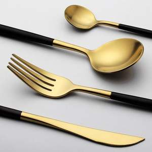 Ensemble de salle à manger de style héritage de luxe pour des arrangements de table sophistiqués et une présentation artistique - Product Image 4