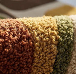 Alfombra de Lana Abstracta de Pelo Corto Hecha a Mano, Antibacteriana, Apta para Mascotas, Antideslizante y Ecológica - Product Image 2