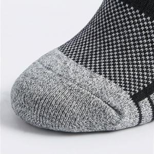 Calcetines Deportivos Transpirables con Base Acolchada de Toalla, Color Personalizado, para Gimnasio, Entrenamiento, Fitness y Running - Product Image 6