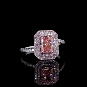 Anillo de Compromiso con Diamante Rosa Radiante Cultivado en Laboratorio con Doble Halo - Product Image 1