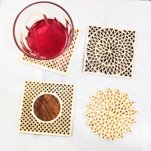 ที่รองแก้วทำจากไม้และเรซินแบบพรีเมี่ยมที่ทันสมัยพร้อมสลักทองเหลืองอุปกรณ์เครื่องดื่มแนวศิลปะผึ้งและพีช - Product Image 5