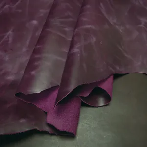 Cuir de vachette violet de qualité supérieure, finition cire dure, idéal pour chaussures, bottes et sacs de créateurs, ainsi que pour les objets d'art. - Product Image 1