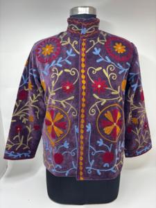 เสื้อแจ็คเก็ตซูจานีแบบสั้น งานฝีมือเย็บปักถักร้อยลายดอกไม้ หนังแกะ ซับในผ้าฝ้าย สำหรับฤดูใบไม้ร่วงและฤดูหนาว ผลิตภัณฑ์งานฝีมือช่างฝีมือ - Product Image 2