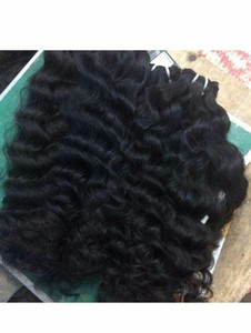 Encuentra iconos similares: Paquetes de cabello rizado indio virgen al por mayor, extensiones de cabello humano sin procesar 100% con cutícula alineada - Product Image 1
