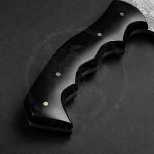 Couteau de chasse en acier Damas à lame partiellement dentelée, manche noir, couteau de camping d'extérieur avec étui en cuir - Product Image 2