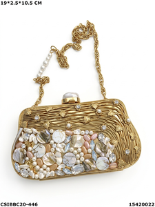 Pochette de soirée de mariée en laiton et nacre faite à la main, fermeture magnétique, bandoulière chaîne, doublure synthétique, capacité 1-1,9L, multifonction - Product Image 3