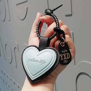 Vente en gros de porte-clés mousqueton en cuir PU de haute qualité pour sac à dos, idéal comme cadeau - Product Image 4