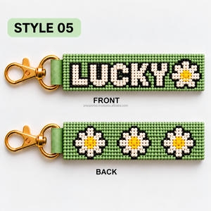 Al por mayor Llavero de pulsera con cuentas de la suerte verde salvia, correa de flor de margarita de doble cara, colgante floral de primavera personalizado para bolso - Product Image 1