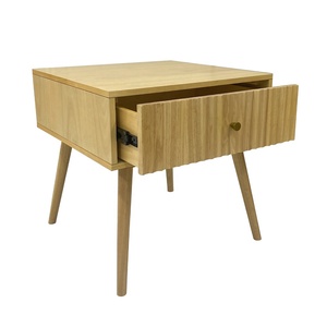 Table de chevet moderne OEM B2B pieds en bois pour meubles de chambre à coucher Table de chevet en bois massif tiroir cannelé Prix direct usine - Product Image 3