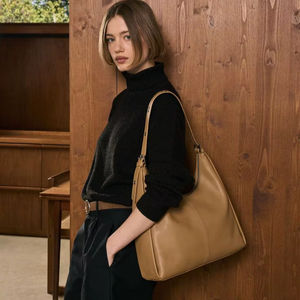 Bolso Hobo de Cuero Genuino Suave al Tacto con Gran Capacidad, Forro de Lino Resistente y Diseño Portátil para Uso Casual - Product Image 1