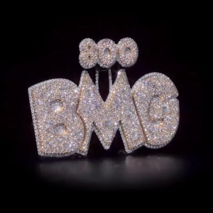 Colgante de letra y número personalizado en plata de ley 95 con diamantes de moissanita VVS, estilo hip hop, para uso unisex. - Product Image 1