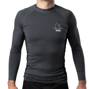 2024 अच्छी कीमत वाले पुरुषों की छोटी आस्तीन वाली कम्प्रेशन स्विम शर्ट सादे रंग की रैश गार्ड