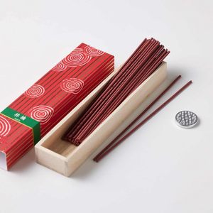 Kousaido Hyakurakukou Jasmin Japanische Räucherstäbchen 40 Stück Raucharm Sandelholz-Mischung Raumduft Großhandel Hergestellt in Japan - Product Image 6