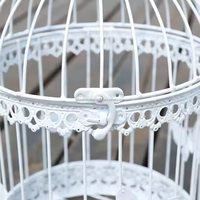 Cage à oiseaux et en métal de fil de couleur blanche Cage suspendue de forme ronde Vintage décorative de haute qualité Cage à oiseaux faite à la main de taille personnalisée
