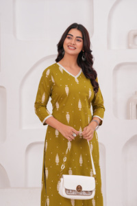Elegante Conjunto de Kurta de Algodón Estampado Verde Oliva para Mujer con Pantalones Palazzo, Estilo Indio Tradicional Informal para Todas las Temporadas, Corte Regular - Product Image 4