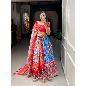 Chinon Mujer Lehenga Choli con Laheriya-Patola Estampado y Lentejuelas Bordado - Product Image 6