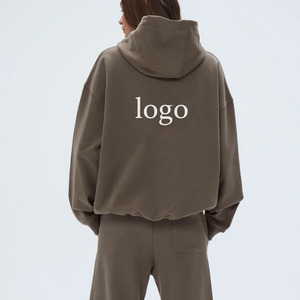Sweat à capuche oversize pour femme avec logo personnalisé sur la poitrine, cordon de serrage, capuche croisée, épaules tombantes et poche kangourou - Product Image 3