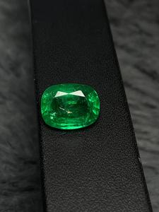 พลอยมรกตสีเขียวธรรมชาติทรงคุชชั่นสำหรับทำเครื่องประดับ - Product Image 1