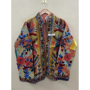 Veste courte en broderie Suzani Kantha faite à la main pour femme, taille unique, veste Suzani unique, cadeau pour elle - Product Image 5
