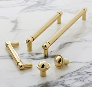 มือจับประตูทองเหลืองแบบแข็งแรงทนทาน พร้อมตัวป้องกันหนักแน่น สำหรับประตูบ้านหรูหรา - Product Image 2