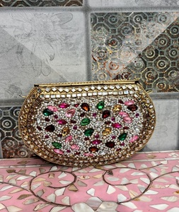 Bolsos y carteras elegantes con adornos Kundan para bodas, fiestas y ocasiones festivas, bolso de mano metálico. - Product Image 3