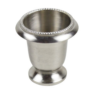 Porte-bougie classique avec base, finition argentée brillante, décoration d'intérieur et décoration de nuit, design tendance, support à bougie - Product Image 1