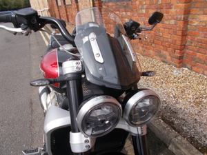 Cruiser musclé à trois cylindres refroidi par liquide 2458cc 2024/2025 avec moteur haute performance de 182 CV - Product Image 4