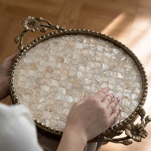 Collection Signature – Ensemble de Présentoirs Irréguliers en Marbre Vert, Plateau Décoratif Moderne de Luxe en Métal Géométrique Or Rose - Product Image 6