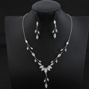 Collar y Pendientes de Diamantes Moissanite, Plata de Ley 925, Collar de Regalo de Compromiso Personalizado - Product Image 1
