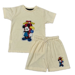 Oferta de Verano: Conjunto de Camiseta/Polo de Manga Corta 100% Algodón con Contraste de Color y Pantalones Cortos Elásticos para Niños - Product Image 3