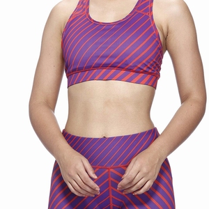Ensemble de sport pour femme violet et rouge uni avec découpes et bretelles croisées, soutien moyen, respirant, anti-transpiration, pour yoga et fitness - Product Image 6